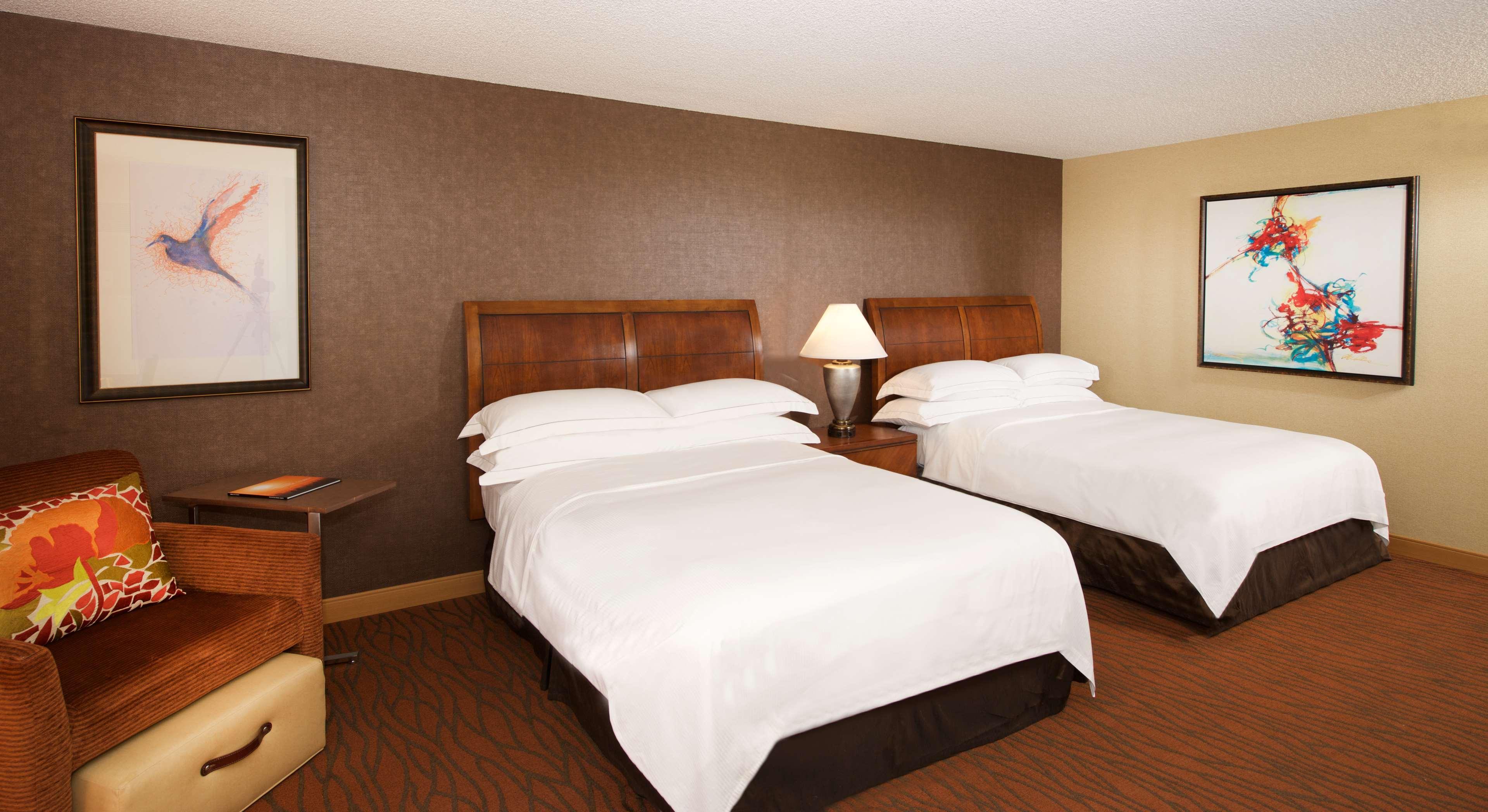 ฮิลตันออเรนจ์เคาน์ตี้ คอสตาเมซา โฮเต็ล Hotel ภายนอก รูปภาพ