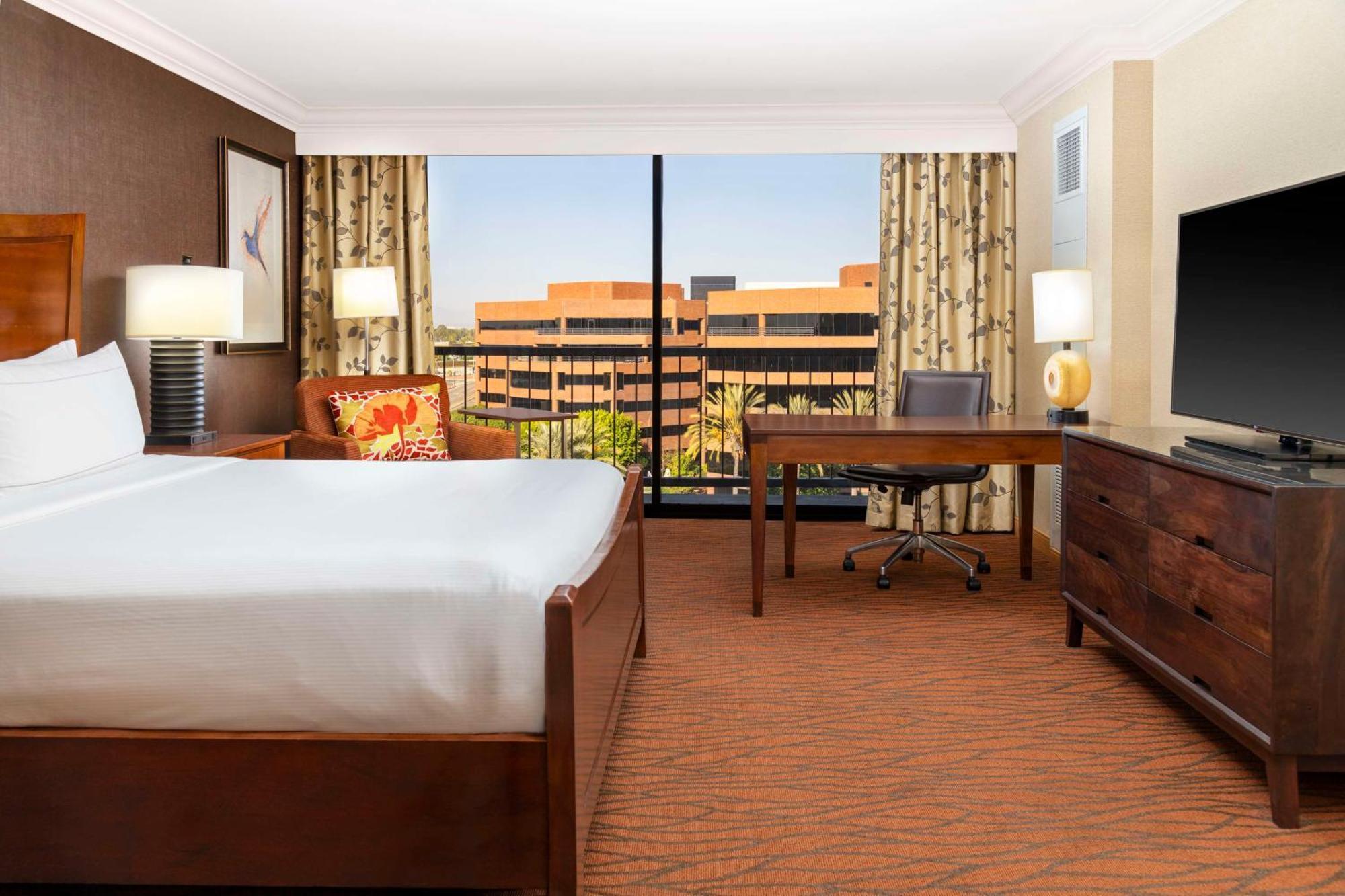ฮิลตันออเรนจ์เคาน์ตี้ คอสตาเมซา โฮเต็ล Hotel ภายนอก รูปภาพ