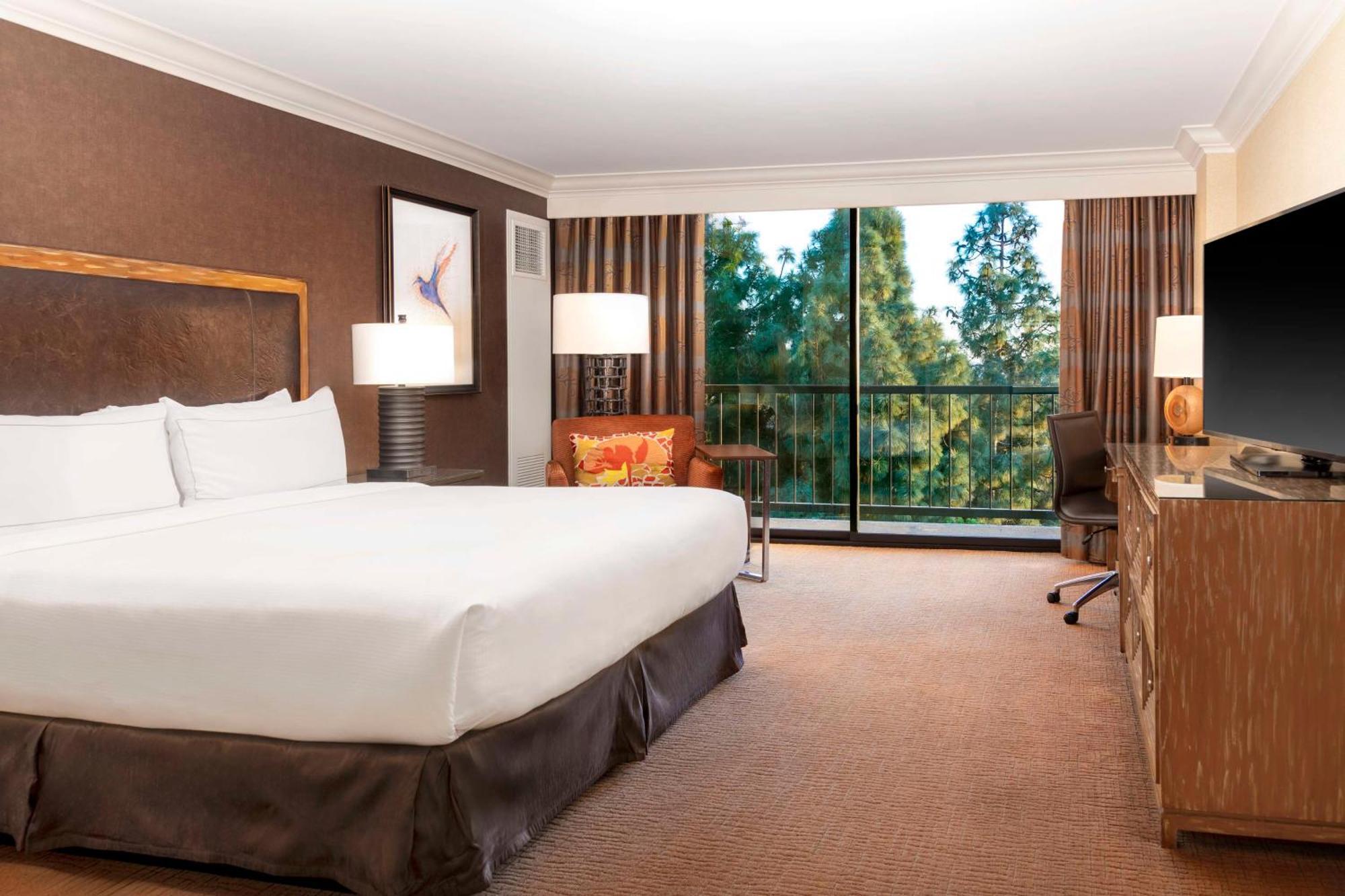 ฮิลตันออเรนจ์เคาน์ตี้ คอสตาเมซา โฮเต็ล Hotel ภายนอก รูปภาพ