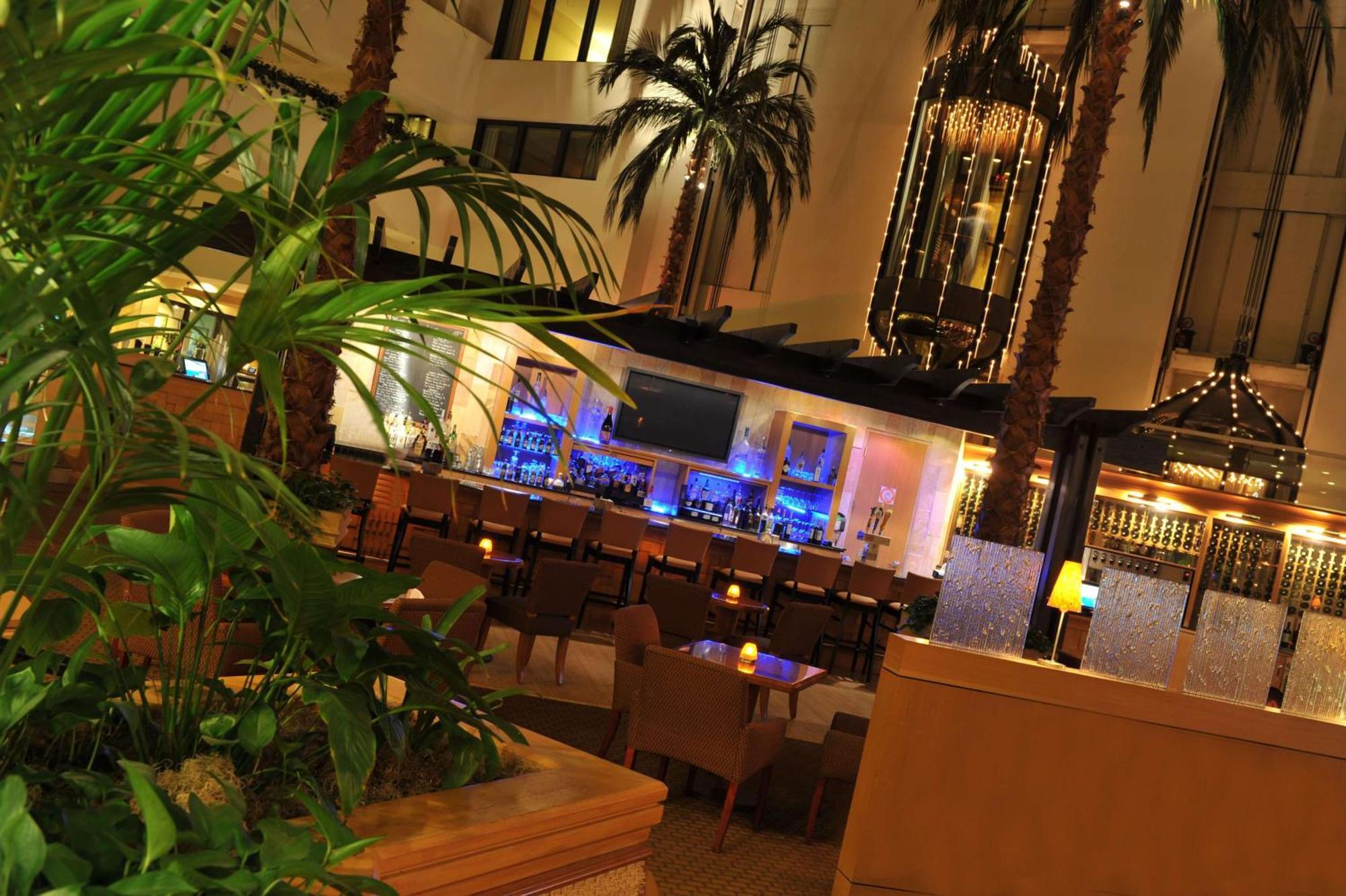 ฮิลตันออเรนจ์เคาน์ตี้ คอสตาเมซา โฮเต็ล Hotel ภายนอก รูปภาพ