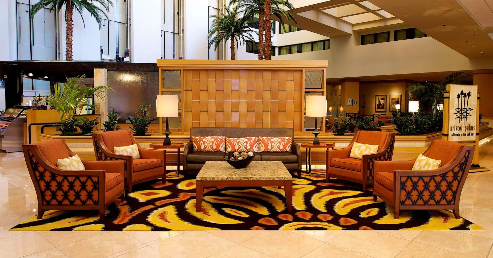 ฮิลตันออเรนจ์เคาน์ตี้ คอสตาเมซา โฮเต็ล Hotel ภายนอก รูปภาพ